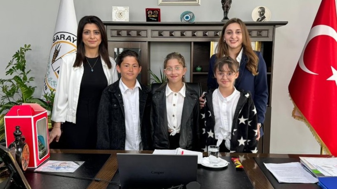 23 Nisan'da Belediye Başkanlığı Makamına Öğrencimiz Almira Ekici Oturdu